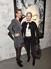 Galeristin Sarah Kronsbein mit Candy Kern (Tochter Otto Kern) Preview Solo-Ausstellung Russell Young, Heroes and Heroines in der Galerie Kronsbein München, Galeristin Sarah Kronsbein am 20.02.2020  ©Photo: BrauerPhotos / Goran Nitschke